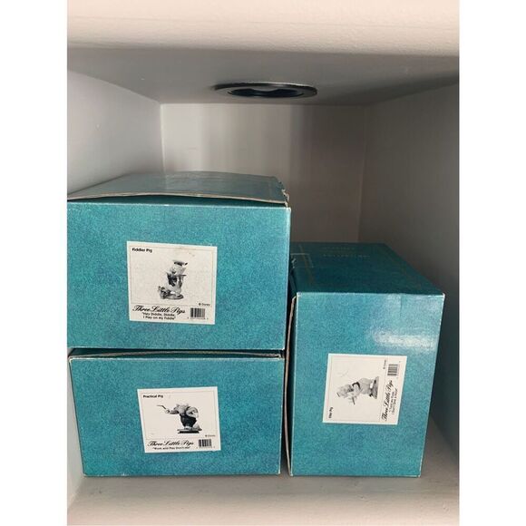 Walt Disney Three Little Pigs - Picture 9 of 10